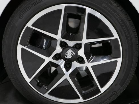 Certified 2025 Porsche Taycan image 11