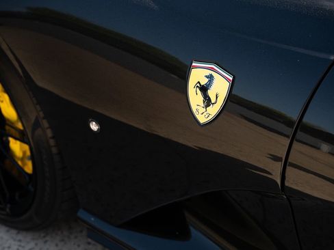 Used 2020 Ferrari 812 Superfast RWD image 18