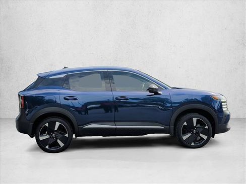 Used 2026 Nissan Kicks SR FWD image 4