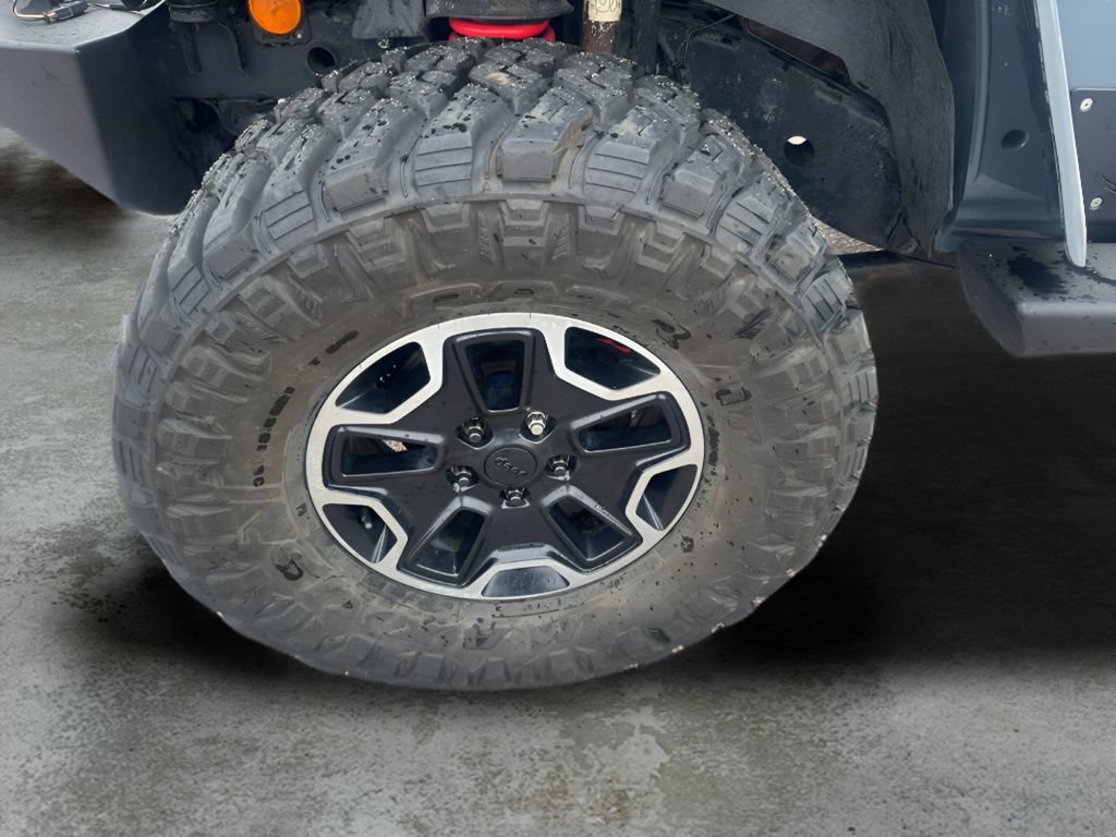 Used 2013 Jeep Wrangler Rubicon AWD/4WD image 17