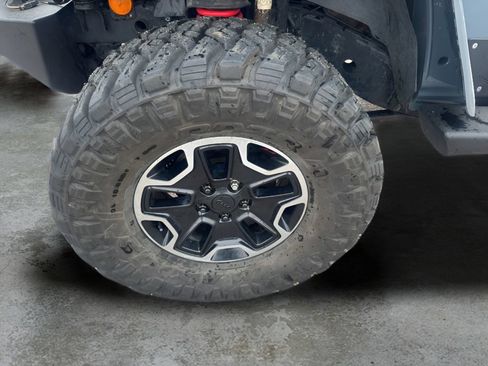 Used 2013 Jeep Wrangler Rubicon AWD/4WD image 17