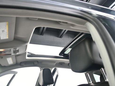 Used 2011 Cadillac SRX Premium image 7