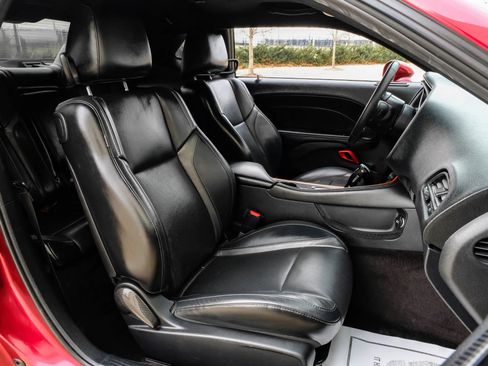 Used 2018 Dodge Challenger SXT Plus image 35