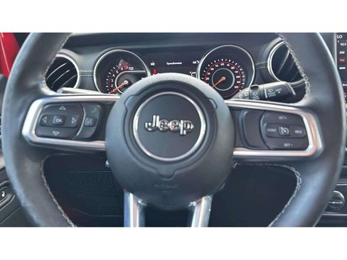 Used 2019 Jeep Wrangler Unlimited Sahara w/ Uconnect 4C Nav & Sound Group AWD/4WD image 14