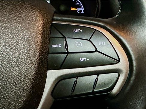 Used 2018 Jeep Grand Cherokee Limited image 35