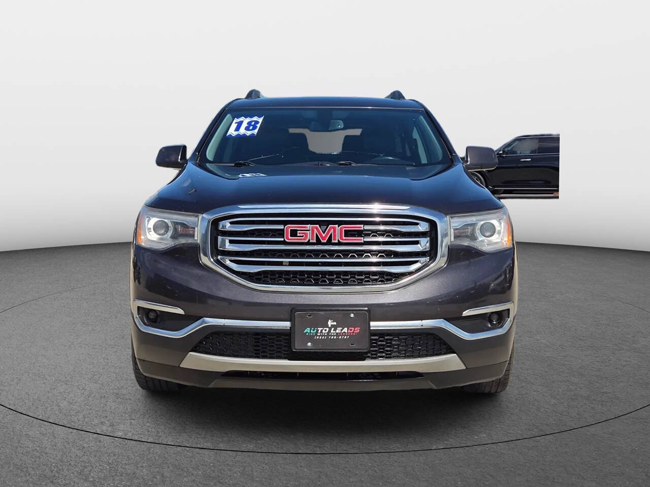 Used 2018 GMC Acadia SLT FWD image 3