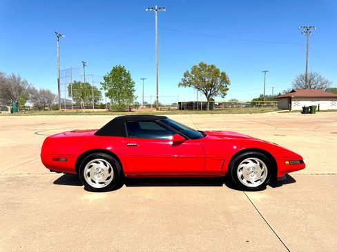Used 1995 Chevrolet Corvette Convertible image 40