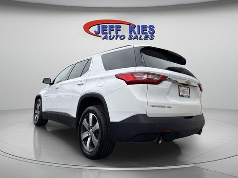 Used 2019 Chevrolet Traverse LT w/ LT Premium Package image 4