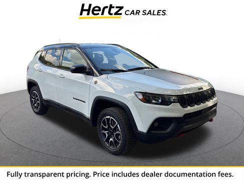 Used 2025 Jeep Compass Trailhawk AWD/4WD image 1