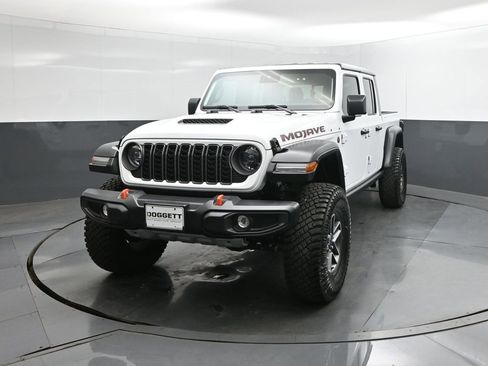 Used 2025 Jeep Gladiator Mojave w/ Convenience Group image 30