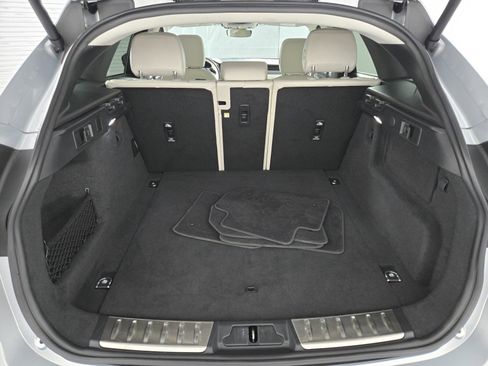 Used 2023 Jaguar F-PACE S image 15