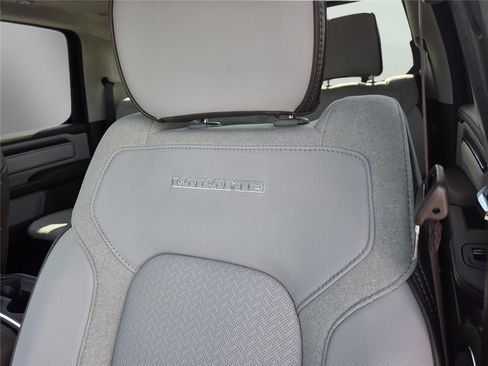 New 2026 RAM 1500 Laramie AWD/4WD image 18