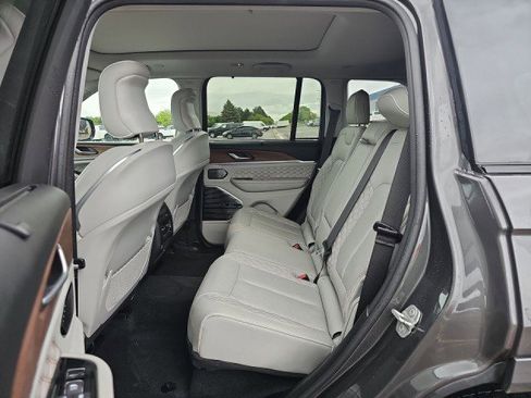 Used 2022 Jeep Grand Cherokee Summit w/ Adv Protech Group IV AWD/4WD image 9