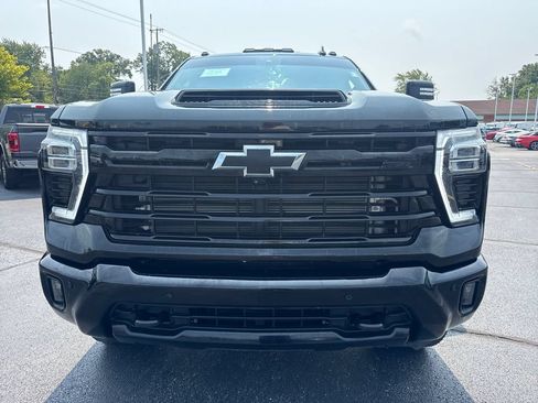 Used 2024 Chevrolet Silverado 2500 LTZ w/ LTZ Plus Package AWD/4WD image 3