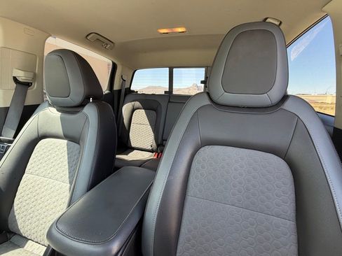 Used 2017 Chevrolet Colorado Z71 AWD/4WD image 11