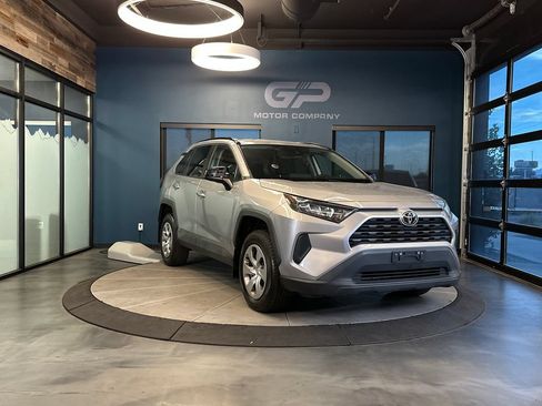 Used 2021 Toyota RAV4 LE FWD image 1