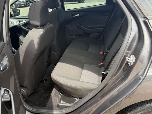 Used 2015 Ford Focus SE w/ SE Sport Package FWD image 13