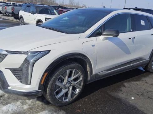 Used 2025 Cadillac Optiq Luxury 2 w/ LPO, Floor Liner Package image 1