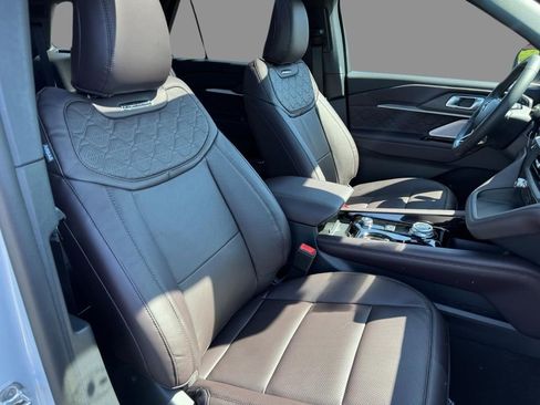 New 2026 Ford Explorer Platinum AWD/4WD image 13