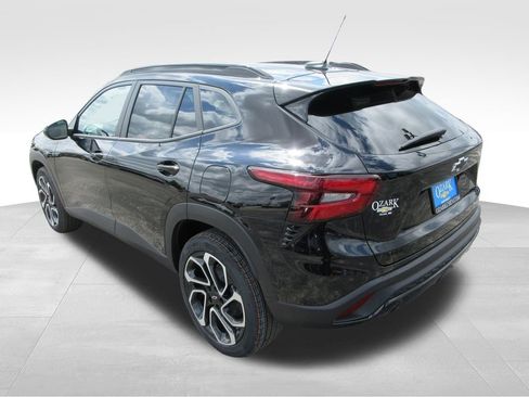 New 2026 Chevrolet Trax RS image 3