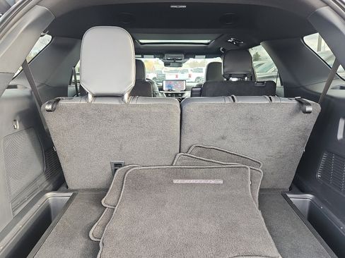 Used 2025 Ford Explorer ST image 30