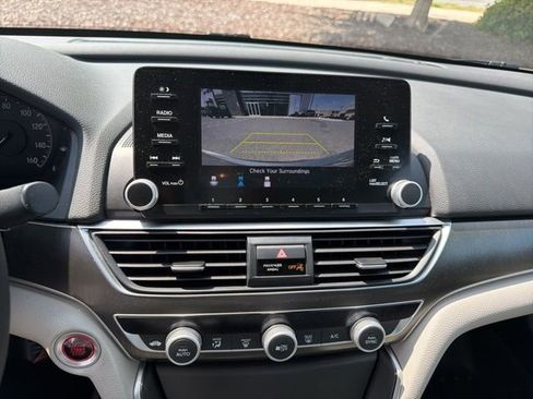 Used 2018 Honda Accord LX image 4