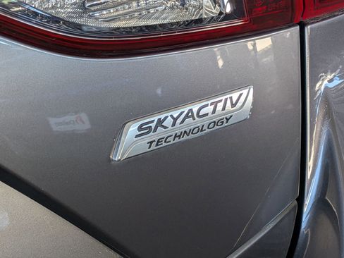 Used 2017 MAZDA MAZDA3 Grand Touring image 31