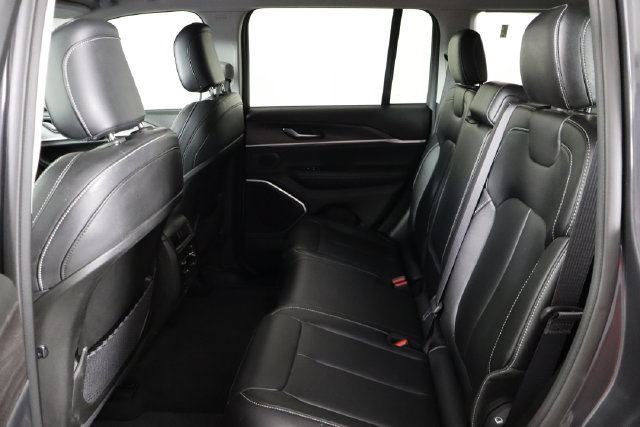 Used 2023 Jeep Grand Cherokee Limited RWD image 14