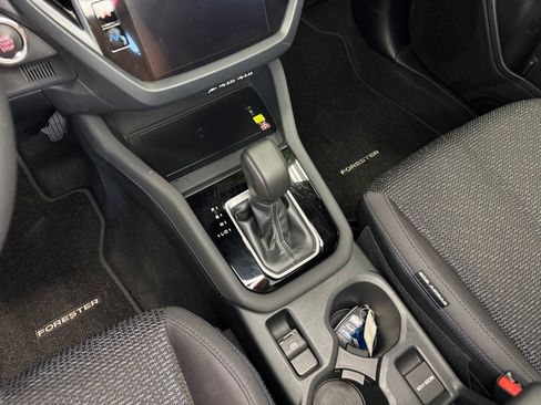 Used 2025 Subaru Forester Premium AWD/4WD image 19