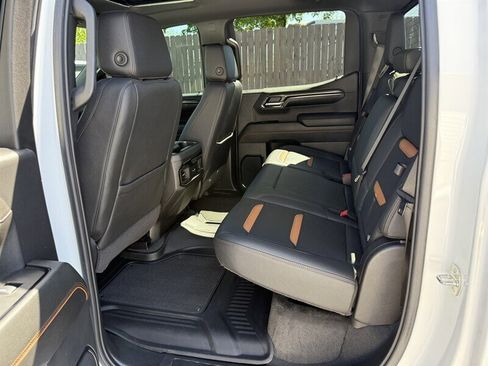 Used 2024 GMC Sierra 1500 AT4 w/ Technology Package image 27