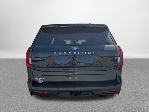 New 2026 Ford Expedition Active image 4