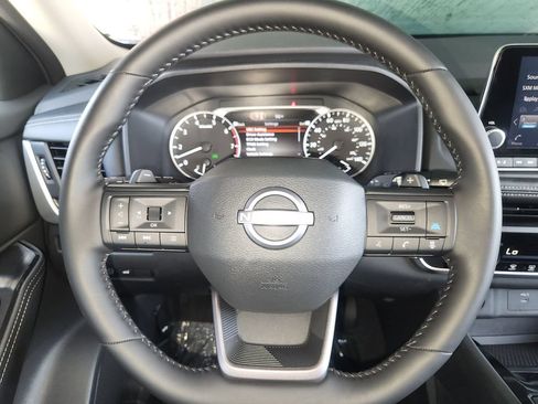 Used 2026 Nissan Rogue SV FWD image 23