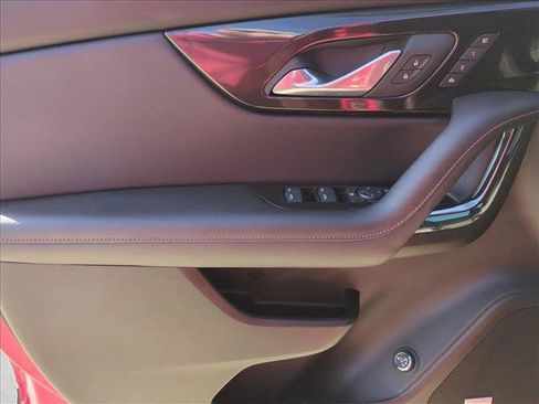 Used 2024 Chevrolet Blazer RS w/ Enhanced Convenience Package FWD image 11