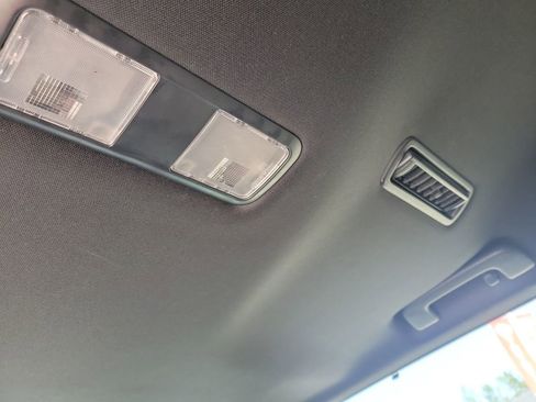 Used 2023 Toyota Highlander XSE image 31