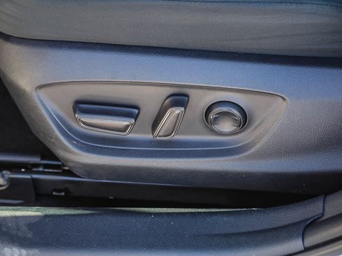 Used 2020 Toyota Camry LE image 19