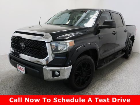Used 2018 Toyota Tundra SR5 w/ SR5 Upgrade Package image 2
