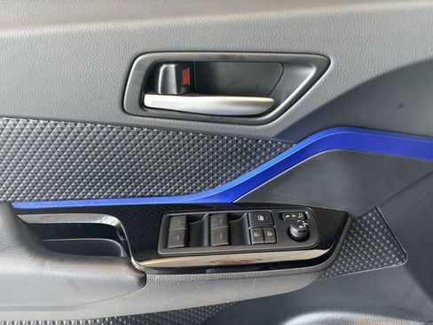 Used 2020 Toyota C-HR XLE image 20