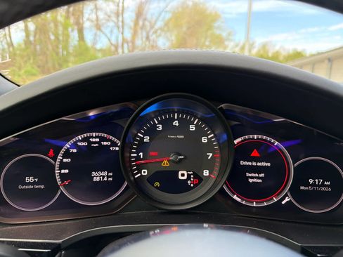 Used 2022 Porsche Cayenne AWD/4WD image 15