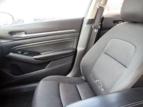 Used 2022 Nissan Altima 2.5 SV w/ SV Premium Package image 20