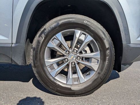 Certified 2025 Chevrolet Equinox LT w/ Convenience Package II image 12