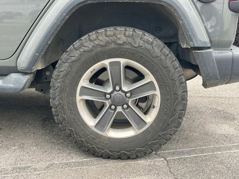 Used 2020 Jeep Wrangler Unlimited Sahara image 12