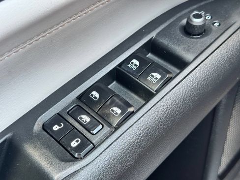 Used 2023 Jeep Compass Limited AWD/4WD image 28