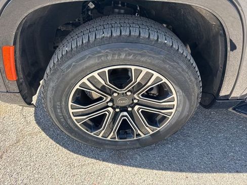 New 2026 Jeep Grand Wagoneer 2WD w/ Premium Group I image 8