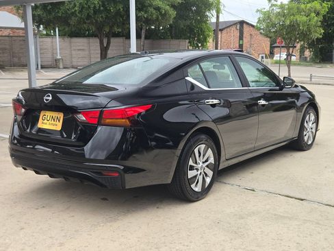 Used 2025 Nissan Altima 2.5 S FWD image 3