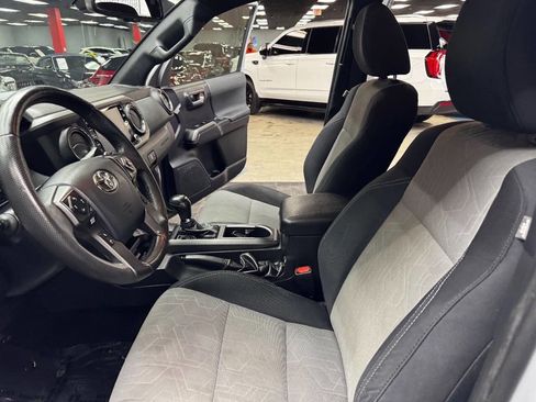 Used 2020 Toyota Tacoma TRD Sport w/ Technology Package RWD image 34