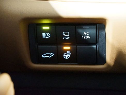 New 2026 Toyota Highlander Platinum image 25