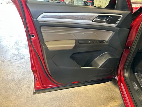 Used 2022 Volkswagen Atlas Cross Sport SE w/ Panoramic Sunroof Package image 13