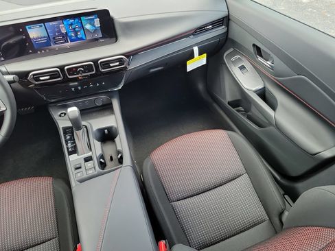 New 2026 Nissan Sentra SR w/ Floor Mat Package FWD image 20