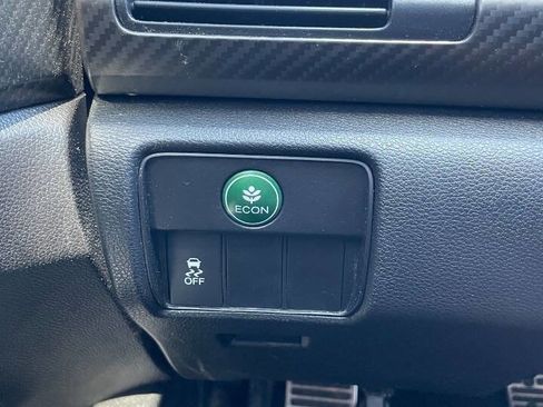 Used 2017 Honda Accord Sport image 40