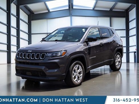 Used 2024 Jeep Compass Sport AWD/4WD image 25
